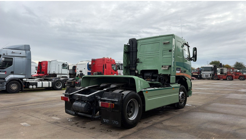 Volvo FH 12.380 (BOITE MANUELLE / MANUAL GEARBOX) - Cabeza tractora: foto 4 Volvo FH 12.380 (BOITE MANUELLE / MANUAL GEARBOX) - Cabeza tractora: foto 4