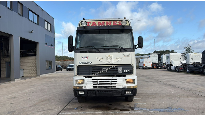 Volvo FH 12.420 (6X2 / BOITE MANUELLE / MANUAL GEARBOX / 8 PNEUS / 8 TYRES) - Cabeza tractora: foto 4 Volvo FH 12.420 (6X2 / BOITE MANUELLE / MANUAL GEARBOX / 8 PNEUS / 8 TYRES) - Cabeza tractora: foto 4