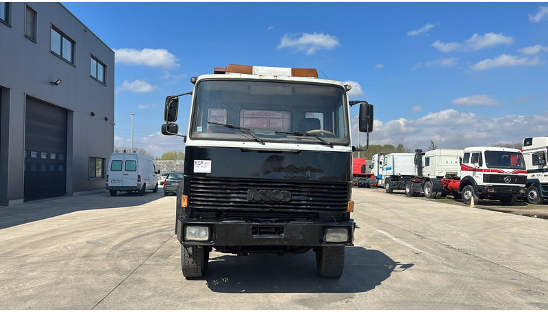 Iveco MAGIRUS 260 - 34 (LIVRAISON GRATUITE AU PORT D'ANVERS / POMPE MANUELLE) - Camión volquete: foto 2 Iveco MAGIRUS 260 - 34 (LIVRAISON GRATUITE AU PORT D'ANVERS / POMPE MANUELLE) - Camión volquete: foto 2