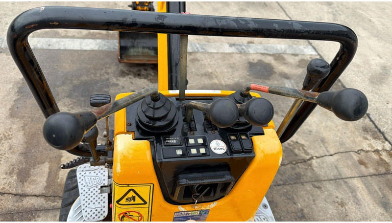 Arrendamiento de JCB 8008 (BE MACHINE / TOP CONDITION / 1898 H) JCB 8008 (BE MACHINE / TOP CONDITION / 1898 H): foto 14 Arrendamiento de JCB 8008 (BE MACHINE / TOP CONDITION / 1898 H) JCB 8008 (BE MACHINE / TOP CONDITION / 1898 H): foto 14