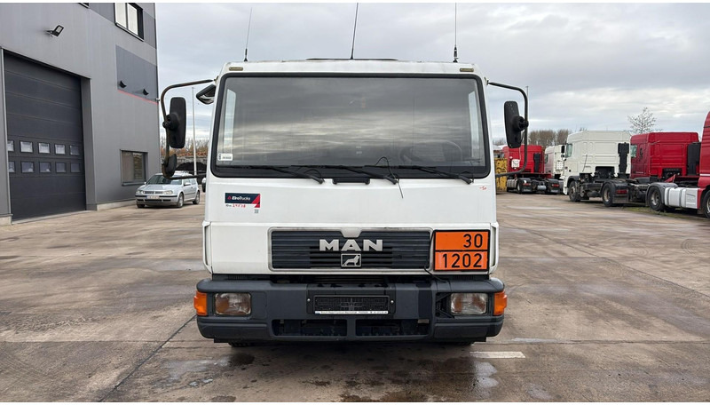 MAN 10.153 (7500L / FULL STEEL / LAMES / BOITE MANUELLE / MANUAL GEARBOX) - Camión cisterna: foto 5 MAN 10.153 (7500L / FULL STEEL / LAMES / BOITE MANUELLE / MANUAL GEARBOX) - Camión cisterna: foto 5