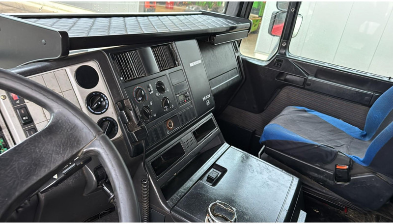 Limpieza de alcantarillado MAN 18.264 F2000 (11000L / EURO 2 / MANUAL GEARBOX / 6 CYLINDER): foto 14