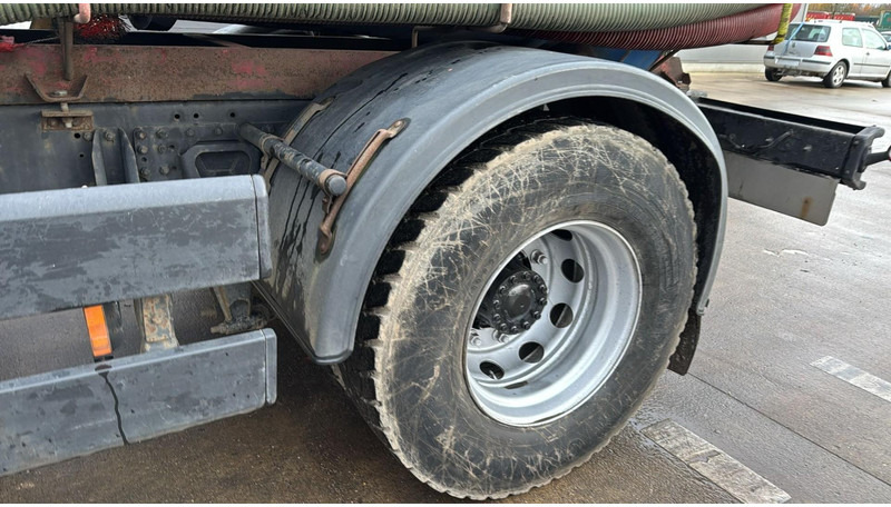 Limpieza de alcantarillado MAN 18.264 F2000 (11000L / EURO 2 / MANUAL GEARBOX / 6 CYLINDER): foto 8