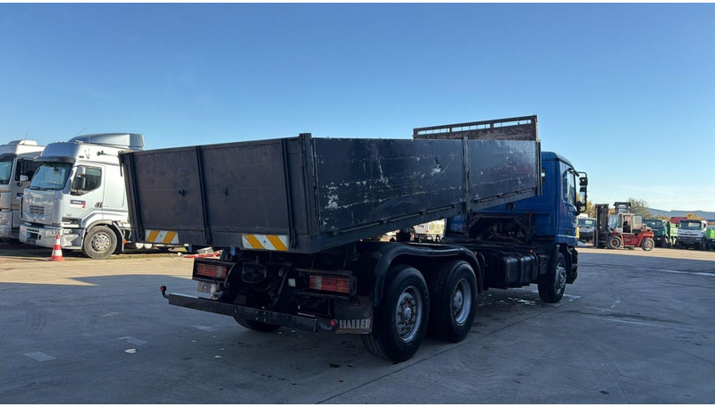 Mercedes-Benz ACTROS 2535 (EPS / BENNE / TIPPER / 8 ROUES / 3 PEDALES) - Camión volquete: foto 4 Mercedes-Benz ACTROS 2535 (EPS / BENNE / TIPPER / 8 ROUES / 3 PEDALES) - Camión volquete: foto 4