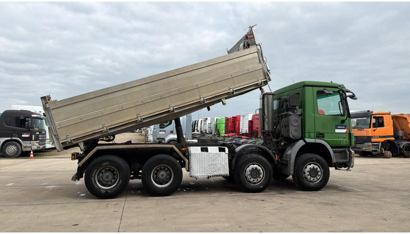 Mercedes-Benz Actros 3246 (EPS / LAMES / GRAND PONT / V6 / MP2 / 3 PEDALES) - Camión volquete: foto 3 Mercedes-Benz Actros 3246 (EPS / LAMES / GRAND PONT / V6 / MP2 / 3 PEDALES) - Camión volquete: foto 3