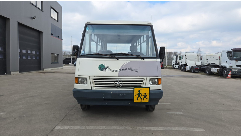 Mercedes-Benz Vario 614 (BELGIAN BUS / 34 SEATS / MANUAL PUMP / LAMES / STEEL SUSP.) - Autobús urbano: foto 3 Mercedes-Benz Vario 614 (BELGIAN BUS / 34 SEATS / MANUAL PUMP / LAMES / STEEL SUSP.) - Autobús urbano: foto 3
