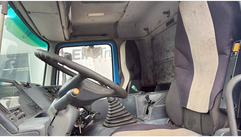 Camión volquete Mercedes-Benz actros 3340 (6X6 / BOITE MANUELLE /MANUAL GEARBOX / 3 PONTS / V6 / MP1): foto 16