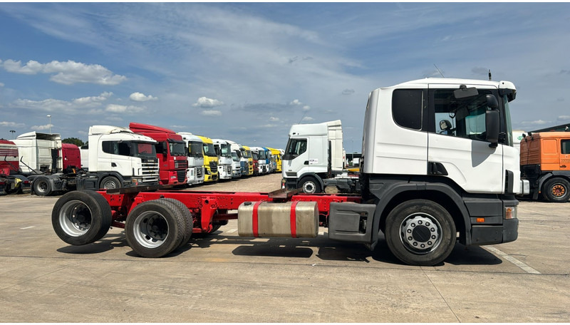 Scania 124 - 400 (MANUAL GEARBOX / MANUAL PUMP / 6X2) - Camión chasis: foto 5 Scania 124 - 400 (MANUAL GEARBOX / MANUAL PUMP / 6X2) - Camión chasis: foto 5