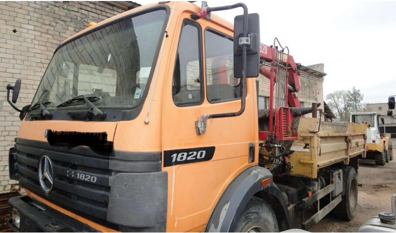 Mercedes-Benz 1820 - Camión volquete, Camión grúa: foto 2 Mercedes-Benz 1820 - Camión volquete, Camión grúa: foto 2