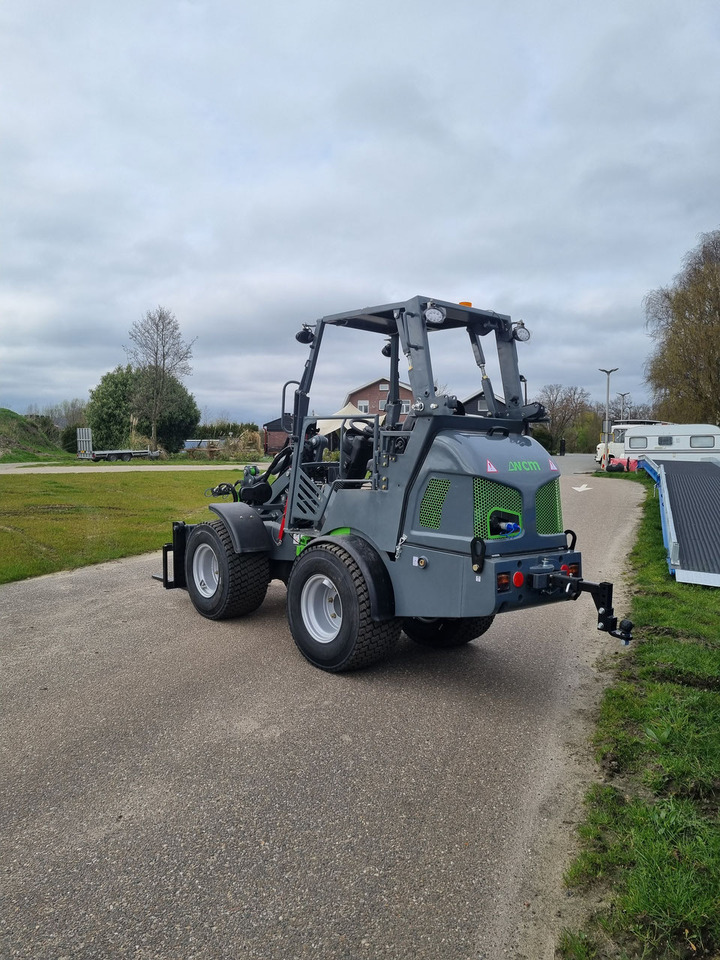 WCM - L2316 - Cargadora de ruedas: foto 4 WCM - L2316 - Cargadora de ruedas: foto 4