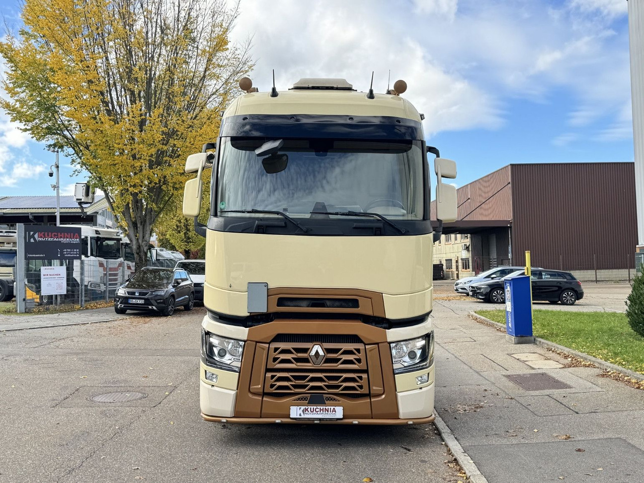 Renault T520 HIGHCAB TTC-Umbau 2-Tanks Retarder Standkli - Cabeza tractora: foto 3 Renault T520 HIGHCAB TTC-Umbau 2-Tanks Retarder Standkli - Cabeza tractora: foto 3