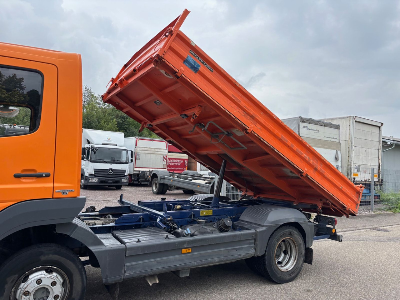 Camión volquete Mercedes-Benz Atego III 818, Euro-6, MEILER Dreiseitenkipper: foto 15 Camión volquete Mercedes-Benz Atego III 818, Euro-6, MEILER Dreiseitenkipper: foto 15