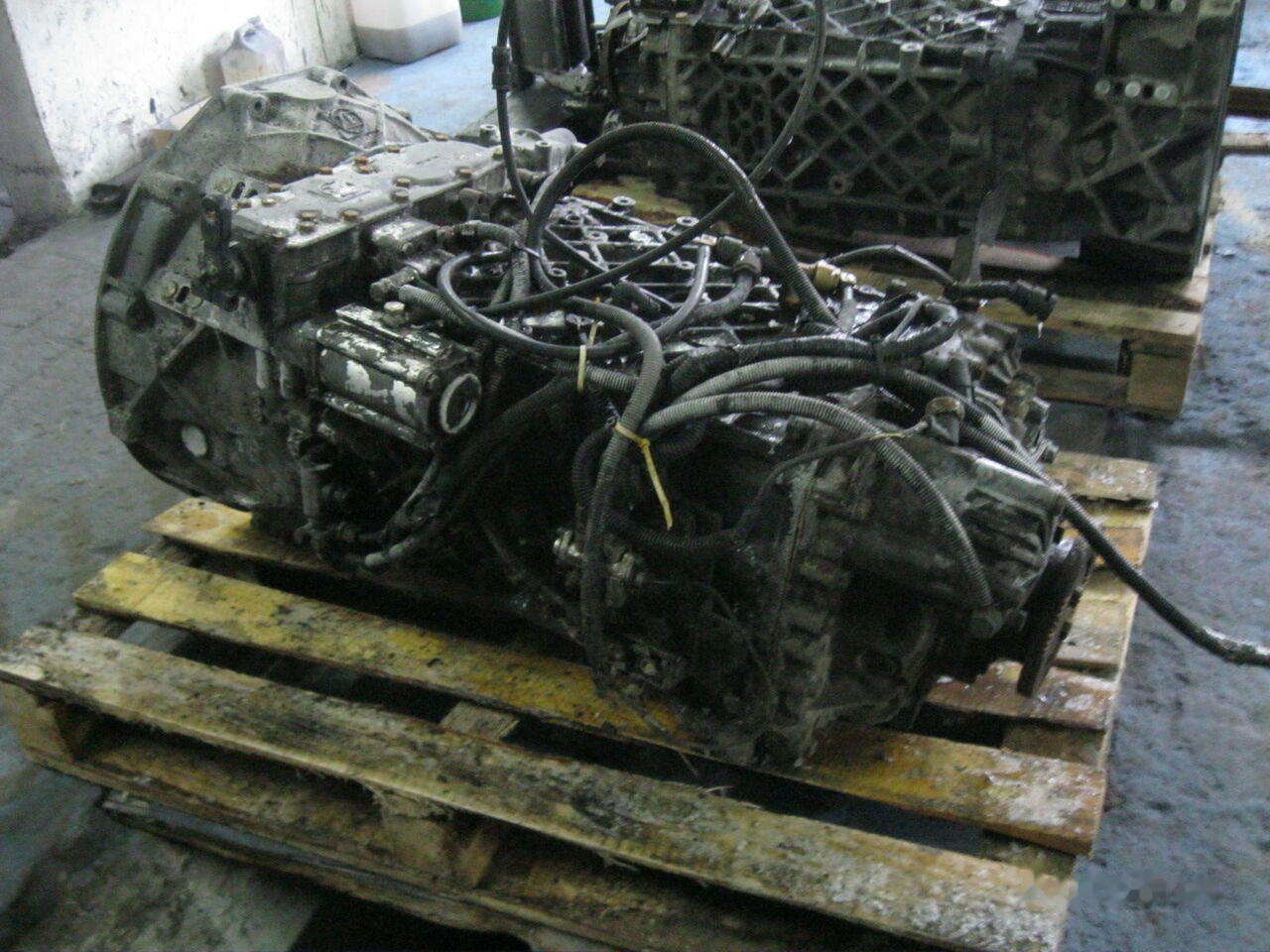 ZF 16S221   DAF XF 95 - Caja de cambios para Camión: foto 2 ZF 16S221   DAF XF 95 - Caja de cambios para Camión: foto 2