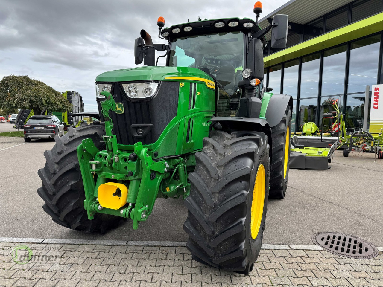 John Deere 6R 250 - Tractor: foto 3 John Deere 6R 250 - Tractor: foto 3