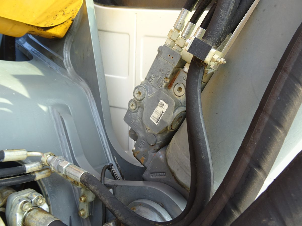 Excavadora de cadenas LIEBHERR R936 NLC: foto 16