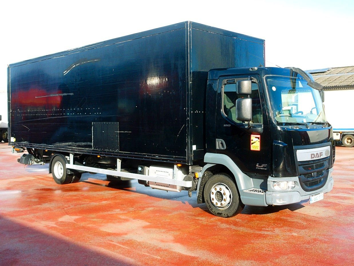 DAF LF 180 12 MEUBEL KOFFER LBW LUFT FEDERUNG AIRCO - Camión caja cerrada: foto 2 DAF LF 180 12 MEUBEL KOFFER LBW LUFT FEDERUNG AIRCO - Camión caja cerrada: foto 2