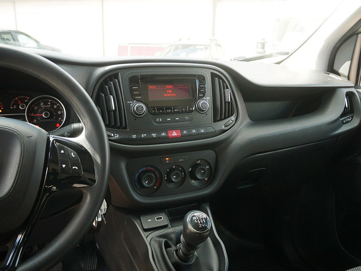 Furgoneta frigorifica Fiat DOBLO 1.6 KUHLKOFFER THERMOKING MT   A/C: foto 15