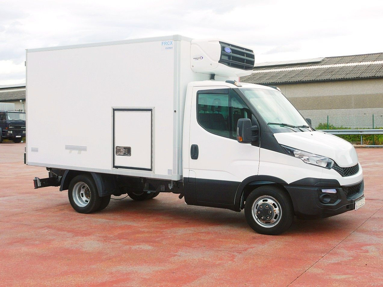 Iveco 35C13 DAILY KUHLKOFFER CARRIER XARIOS 600 - Furgoneta frigorifica: foto 2 Iveco 35C13 DAILY KUHLKOFFER CARRIER XARIOS 600 - Furgoneta frigorifica: foto 2