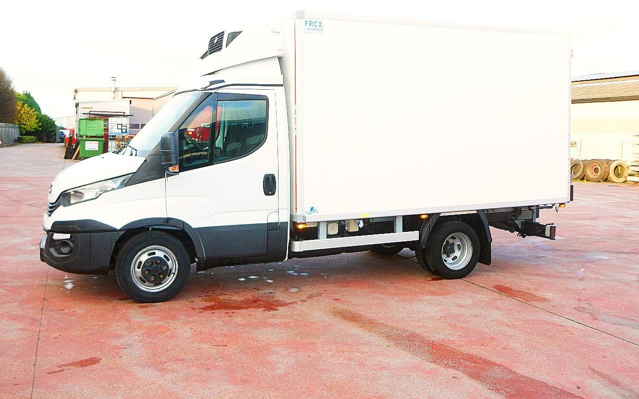 Iveco 35C14 DAILY KUHLKOFFER CARRIER PULSOR 500 171tk - Furgoneta frigorifica: foto 4 Iveco 35C14 DAILY KUHLKOFFER CARRIER PULSOR 500 171tk - Furgoneta frigorifica: foto 4