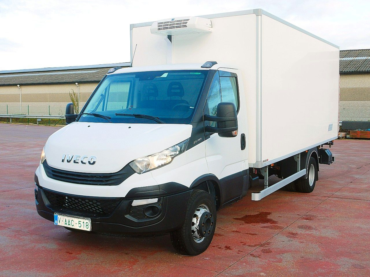 Iveco 70C18 DAILY KUHLKOFFE THERMOKING V300 LBW A/C - Furgoneta frigorifica: foto 5 Iveco 70C18 DAILY KUHLKOFFE THERMOKING V300 LBW A/C - Furgoneta frigorifica: foto 5