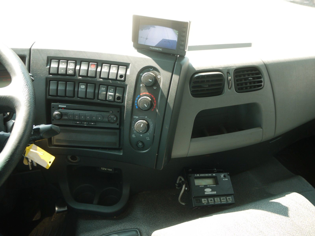 Camión frigorífico nuevo Renault D 26.320 6x2 KUHLKOFFER CARRIER SUPRA 850 XL CAB: foto 16