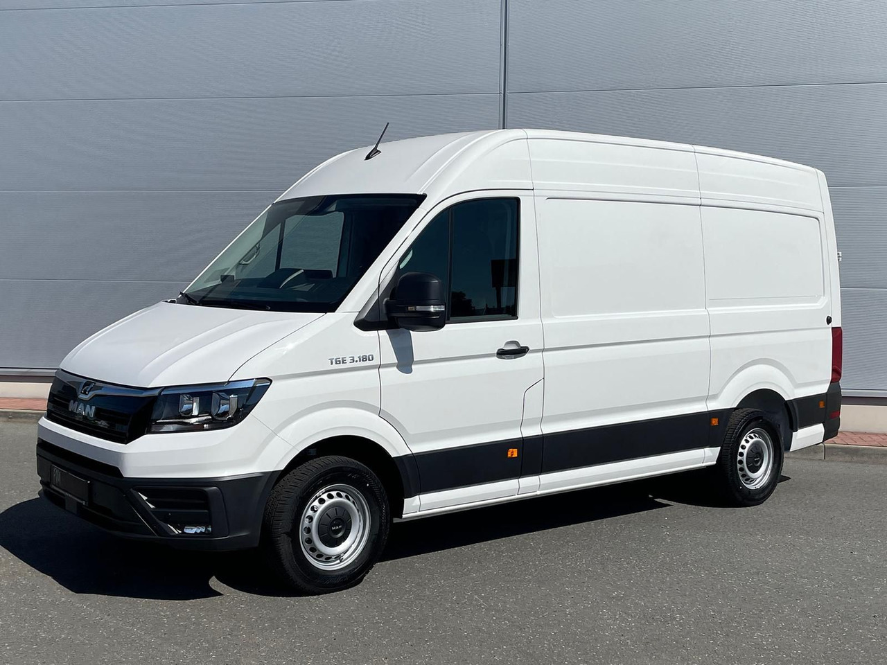 MAN TGE 3.180 L3H3 Kasten KAMERA NAVI DAB SITZH TEMP - Coche: foto 1 MAN TGE 3.180 L3H3 Kasten KAMERA NAVI DAB SITZH TEMP - Coche: foto 1