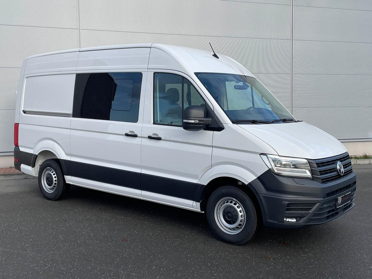 Volkswagen Crafter Kasten 35 L3H3 Autom. NAVI SITZHZ ACC - Furgón: foto 2 Volkswagen Crafter Kasten 35 L3H3 Autom. NAVI SITZHZ ACC - Furgón: foto 2