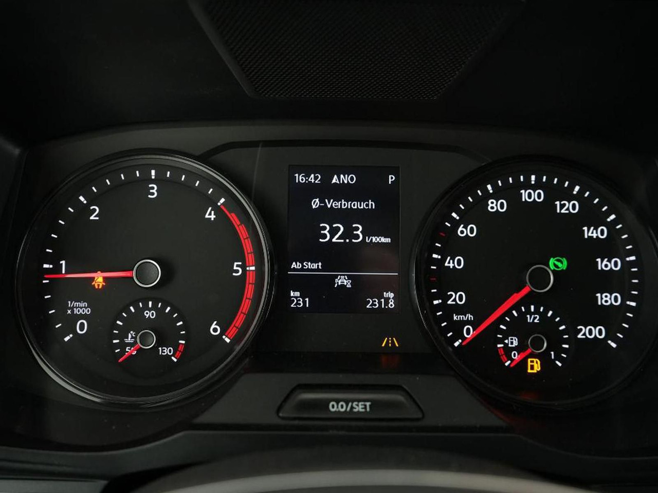 Volkswagen Crafter MIXTO 35 L3H3 Autom NAV SITZH ACC 5SITZE - Furgón, Furgoneta combi: foto 5 Volkswagen Crafter MIXTO 35 L3H3 Autom NAV SITZH ACC 5SITZE - Furgón, Furgoneta combi: foto 5