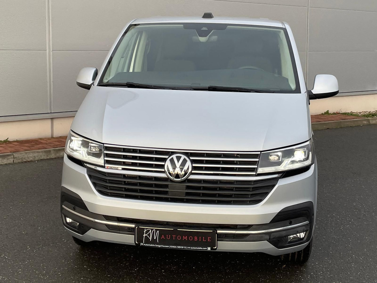 Volkswagen T6.1 Caravelle Comfortl LR 4M NAV el. Trittstufe - Furgoneta de pasajeros: foto 4 Volkswagen T6.1 Caravelle Comfortl LR 4M NAV el. Trittstufe - Furgoneta de pasajeros: foto 4