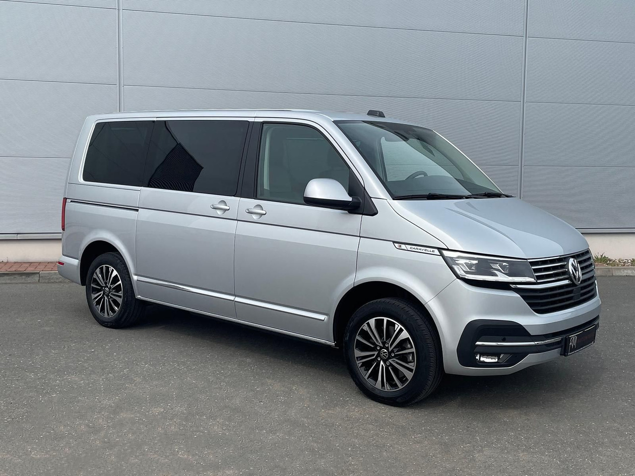 Volkswagen T6.1 Caravelle Highline STANDHZ NAVI LEDER PDC - Furgoneta de pasajeros: foto 2 Volkswagen T6.1 Caravelle Highline STANDHZ NAVI LEDER PDC - Furgoneta de pasajeros: foto 2