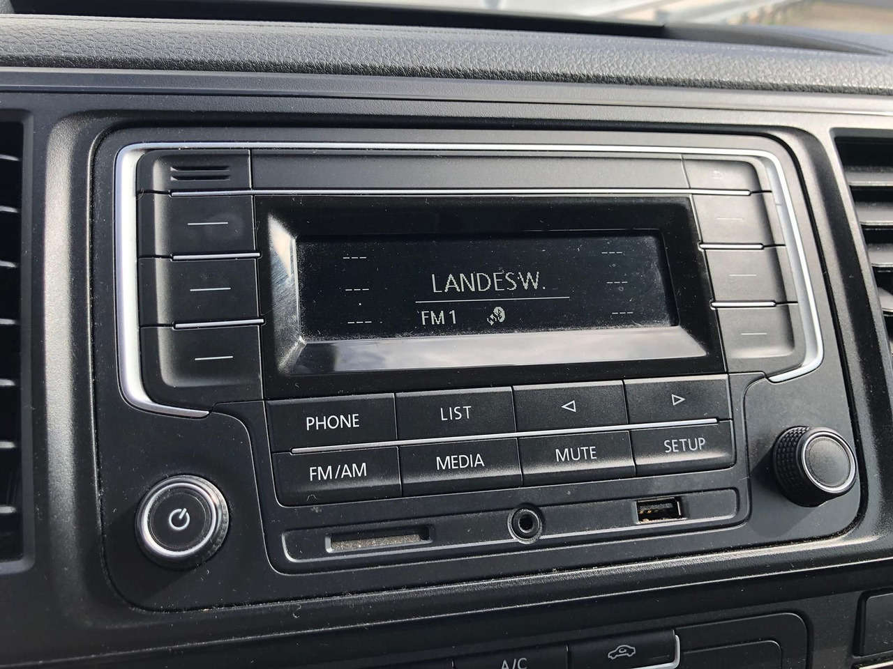 Minibús, Furgoneta de pasajeros Volkswagen T6 Transporter 2.0 TDI Kombi lang 9-SITZE TEMP: foto 31 Minibús, Furgoneta de pasajeros Volkswagen T6 Transporter 2.0 TDI Kombi lang 9-SITZE TEMP: foto 31