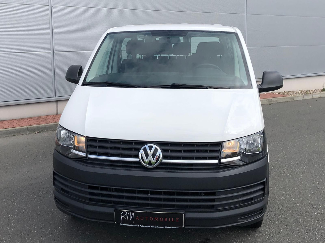 Volkswagen T6 Transporter 2.0 TDI Kombi lang 9-SITZE TEMP - Minibús, Furgoneta de pasajeros: foto 4 Volkswagen T6 Transporter 2.0 TDI Kombi lang 9-SITZE TEMP - Minibús, Furgoneta de pasajeros: foto 4