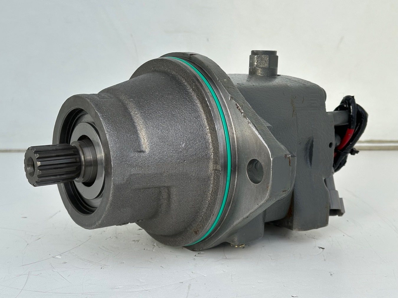 Liebherr Hydraulikeinbaumotor FMF045, ID-Nr.10132702. A924, LH30C, LH30M, LH35M, LH35MT, LH40C, LH40CP, LH40M, LH40MP, LH50CHR, LH50M, LH50MHR, LH50MT. #23.12.01811# - Motor hidráulico para Maquinaria de construcción: foto 1 Liebherr Hydraulikeinbaumotor FMF045, ID-Nr.10132702. A924, LH30C, LH30M, LH35M, LH35MT, LH40C, LH40CP, LH40M, LH40MP, LH50CHR, LH50M, LH50MHR, LH50MT. #23.12.01811# - Motor hidráulico para Maquinaria de construcción: foto 1