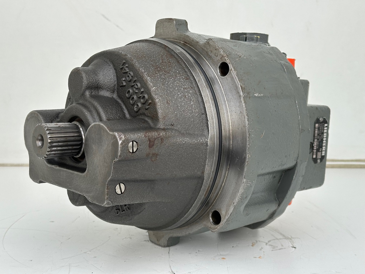 Liebherr Hydraulikeinbaumotor LH46VE 085. ID-Nr.12421312 - ID-Nr.12881023. LO1926, LOS926 K-LC, R922, R924, R926, R926 K-LC, R930 T. #20.38.0978# - Motor hidráulico para Maquinaria de construcción: foto 1 Liebherr Hydraulikeinbaumotor LH46VE 085. ID-Nr.12421312 - ID-Nr.12881023. LO1926, LOS926 K-LC, R922, R924, R926, R926 K-LC, R930 T. #20.38.0978# - Motor hidráulico para Maquinaria de construcción: foto 1