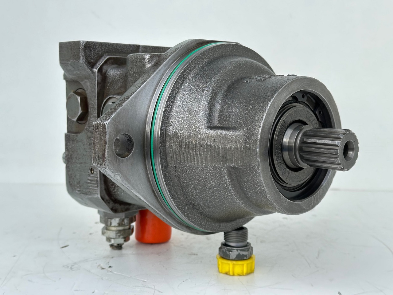 Liebherr Hydraulikeinbaumotor Typ:FMF045. ID-Nr.9075181 - ID-Nr.10125041 - ID-Nr.10125043. A309, A311, A312, A314, A316, A900, A904, A918, R313, R317, R900, R904. #10125043.39905# - Motor hidráulico para Excavadora de cadenas: foto 2 Liebherr Hydraulikeinbaumotor Typ:FMF045. ID-Nr.9075181 - ID-Nr.10125041 - ID-Nr.10125043. A309, A311, A312, A314, A316, A900, A904, A918, R313, R317, R900, R904. #10125043.39905# - Motor hidráulico para Excavadora de cadenas: foto 2