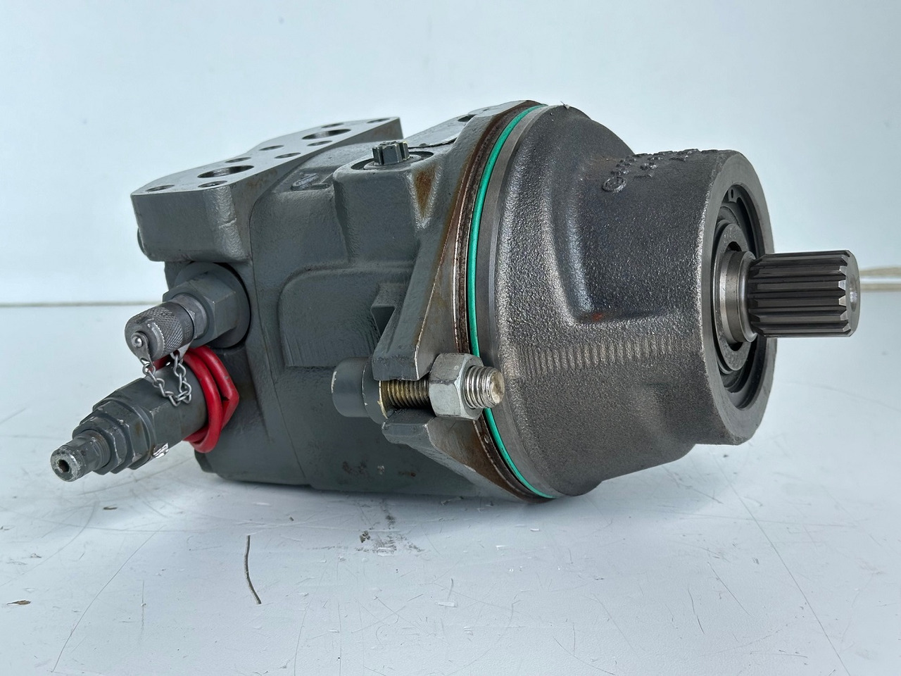 Liebherr Hydraulikeinbaumotor Typ:FMF058, ID-Nr.10122576 - ID-Nr.10145827 - ID-Nr.11371069. LOS1906, P924 COMP , R906, R906 PROTO, R916, R922, R924, R924 COMP, R926 COMP, R926 K LC. #39780# - Motor hidráulico para Excavadora: foto 2 Liebherr Hydraulikeinbaumotor Typ:FMF058, ID-Nr.10122576 - ID-Nr.10145827 - ID-Nr.11371069. LOS1906, P924 COMP , R906, R906 PROTO, R916, R922, R924, R924 COMP, R926 COMP, R926 K LC. #39780# - Motor hidráulico para Excavadora: foto 2