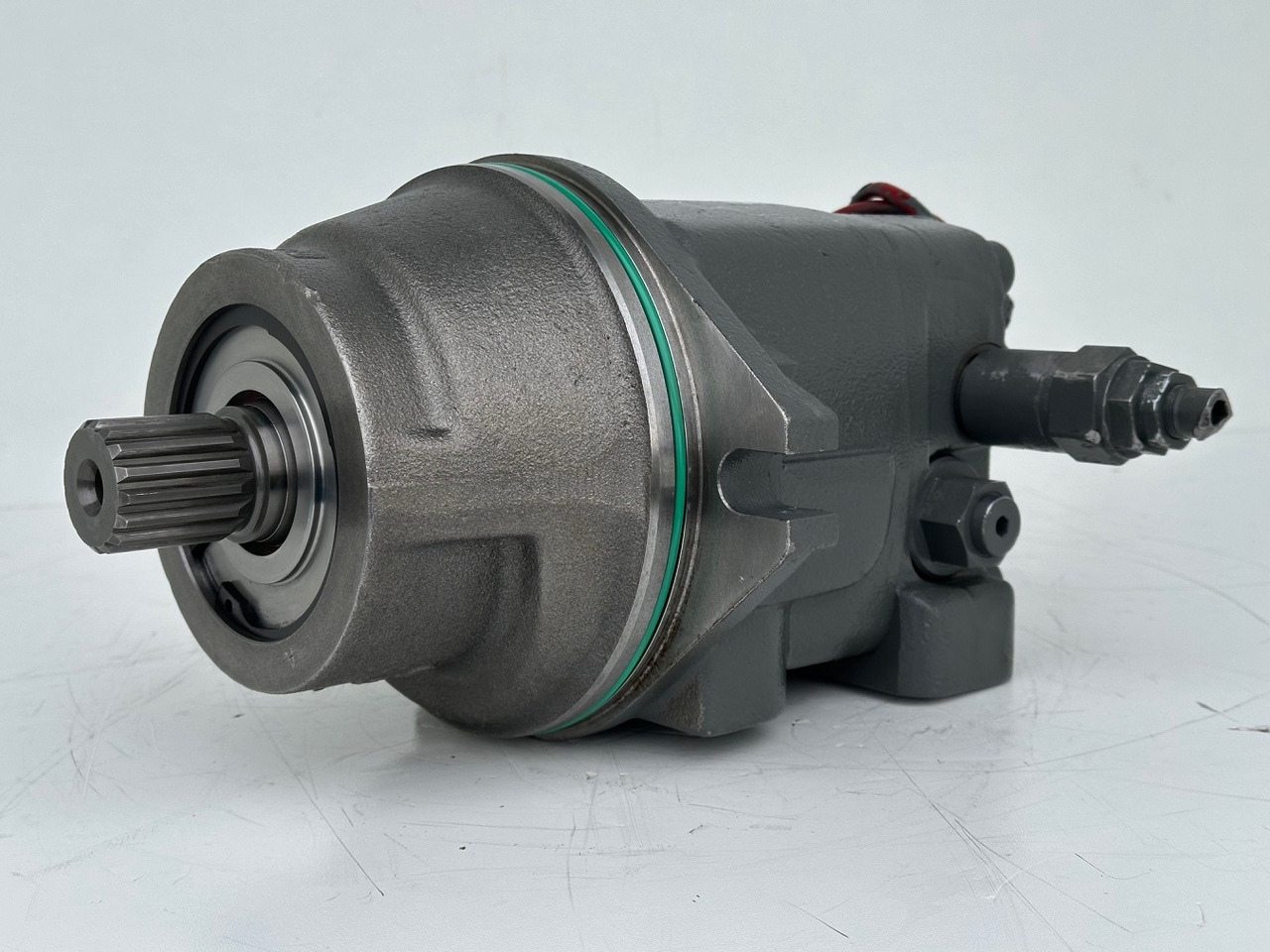 Liebherr Hydraulikeinbaumotor Typ:FMF058. ID-Nr.12483261. SAT275/266. R926 K-LC-1565, R926 K-LC-1827, R930 T-1980. #12483261.00573# - Motor hidráulico para Excavadora de cadenas: foto 3 Liebherr Hydraulikeinbaumotor Typ:FMF058. ID-Nr.12483261. SAT275/266. R926 K-LC-1565, R926 K-LC-1827, R930 T-1980. #12483261.00573# - Motor hidráulico para Excavadora de cadenas: foto 3