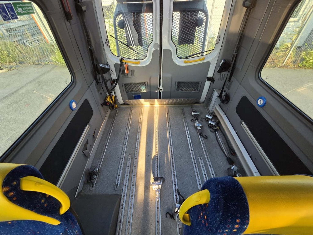 VOLKSWAGEN Crafter 50 LR // 3 units with lift - Minibús, Furgoneta de pasajeros: foto 4 VOLKSWAGEN Crafter 50 LR // 3 units with lift - Minibús, Furgoneta de pasajeros: foto 4