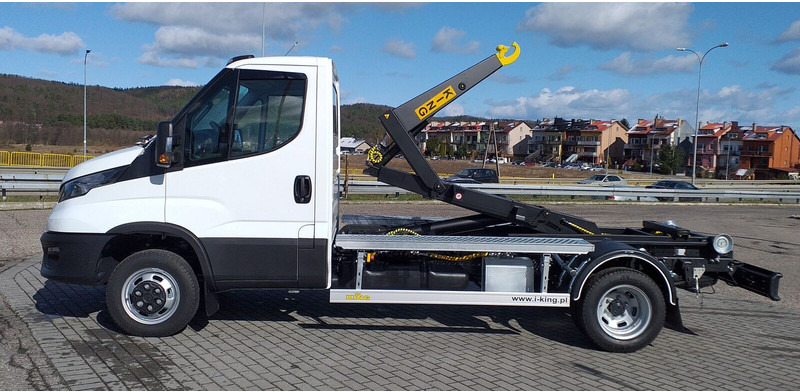Iveco 50C18 + KING HZ-4R Hakowiec / Hooklift / Abrollkipper - Camión multibasculante: foto 2 Iveco 50C18 + KING HZ-4R Hakowiec / Hooklift / Abrollkipper - Camión multibasculante: foto 2