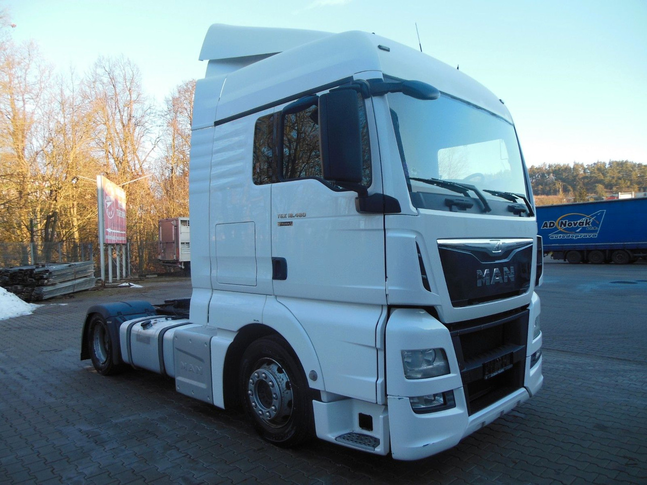 MAN TGX 18.480 LLS-U, LOWDECK + KRONE MEGA MAN TGX 18.480 LLS-U, LOWDECK - Cabeza tractora: foto 2 MAN TGX 18.480 LLS-U, LOWDECK + KRONE MEGA MAN TGX 18.480 LLS-U, LOWDECK - Cabeza tractora: foto 2