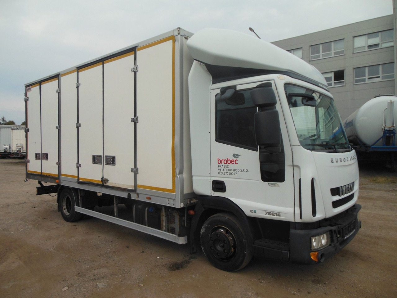 Iveco EUROCARGO 75E14 - Furgoneta caja cerrada: foto 2 Iveco EUROCARGO 75E14 - Furgoneta caja cerrada: foto 2