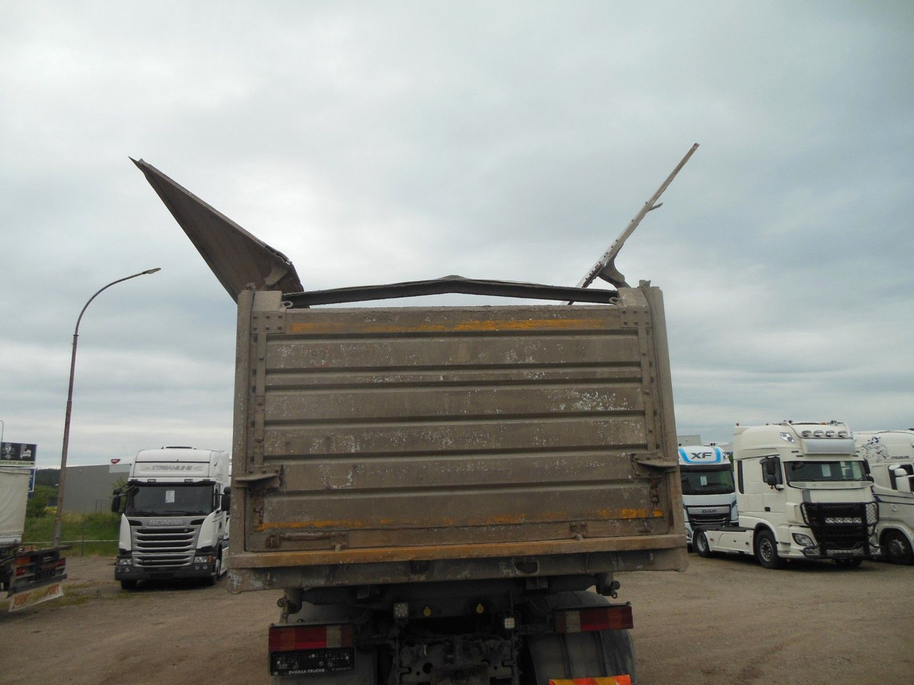 Camión volquete Mercedes-Benz ACTROS 4144, 8X6, 3 PEDALE, MEILLER, BODRMATIC: foto 16 Camión volquete Mercedes-Benz ACTROS 4144, 8X6, 3 PEDALE, MEILLER, BODRMATIC: foto 16