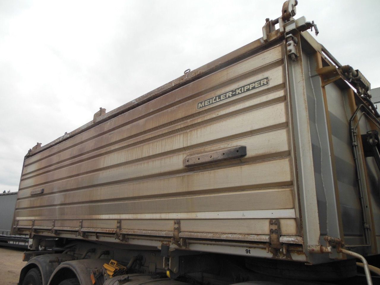 Camión volquete Mercedes-Benz ACTROS 4144, 8X6, 3 PEDALE, MEILLER, BODRMATIC: foto 8 Camión volquete Mercedes-Benz ACTROS 4144, 8X6, 3 PEDALE, MEILLER, BODRMATIC: foto 8