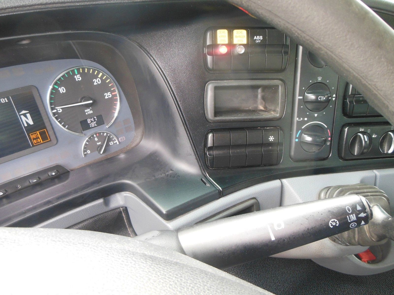 Camión volquete Mercedes-Benz ACTROS 4144, 8X6, 3 PEDALE, MEILLER, BODRMATIC: foto 23 Camión volquete Mercedes-Benz ACTROS 4144, 8X6, 3 PEDALE, MEILLER, BODRMATIC: foto 23