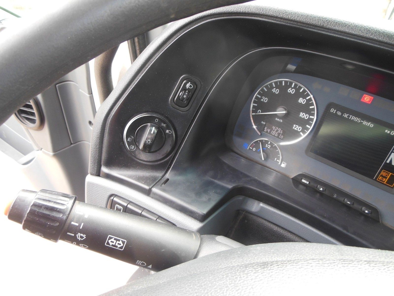 Camión volquete Mercedes-Benz ACTROS 4144, 8X6, 3 PEDALE, MEILLER, BODRMATIC: foto 21 Camión volquete Mercedes-Benz ACTROS 4144, 8X6, 3 PEDALE, MEILLER, BODRMATIC: foto 21