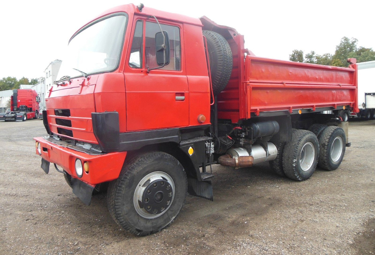 Tatra T 815, 6x6 - Camión volquete: foto 1 Tatra T 815, 6x6 - Camión volquete: foto 1
