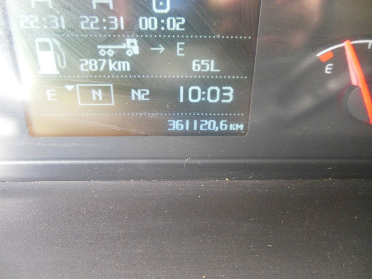 Arrendamiento de  Volvo FM 410, 6X2, DREISEITEN KIPPER, HIAB XS 211 Volvo FM 410, 6X2, DREISEITEN KIPPER, HIAB XS 211: foto 22