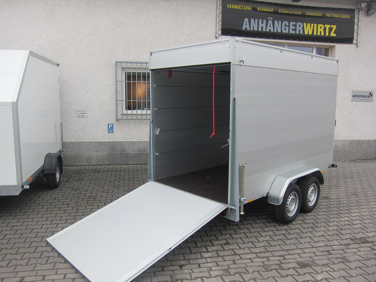 ALUBOXX Deckelanhänger GTT 2500 VT4 301x151x188cm Heckrampe (M) 2500kg order online Aktion - Remolque caja cerrada: foto 2 ALUBOXX Deckelanhänger GTT 2500 VT4 301x151x188cm Heckrampe (M) 2500kg order online Aktion - Remolque caja cerrada: foto 2