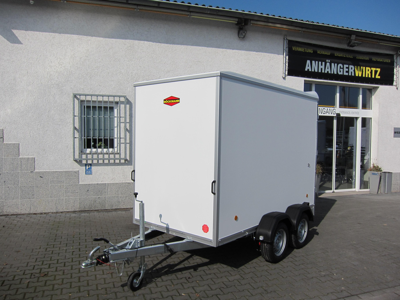 Böckmann Koffer KT 3015/20 H weiß 301x150x202cm (M) 2000kg WCF 100 km/H - Remolque caja cerrada: foto 1 Böckmann Koffer KT 3015/20 H weiß 301x150x202cm (M) 2000kg WCF 100 km/H - Remolque caja cerrada: foto 1