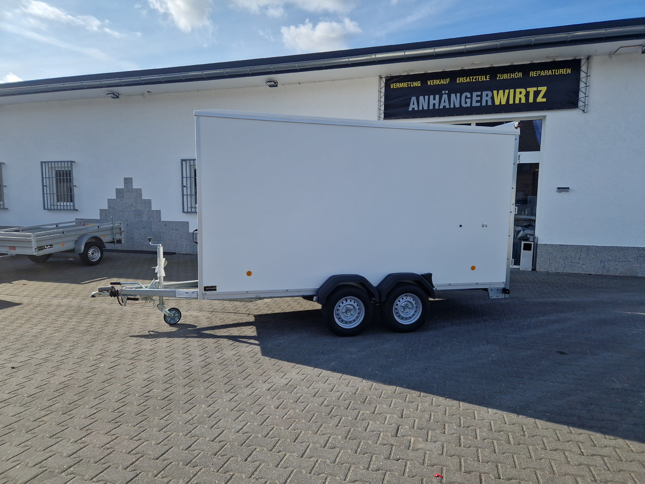 Böckmann Koffer KT 4018/27 H weiß 400x185x202cm (XL) 2700kg Modell 2024 - Remolque caja cerrada: foto 2 Böckmann Koffer KT 4018/27 H weiß 400x185x202cm (XL) 2700kg Modell 2024 - Remolque caja cerrada: foto 2